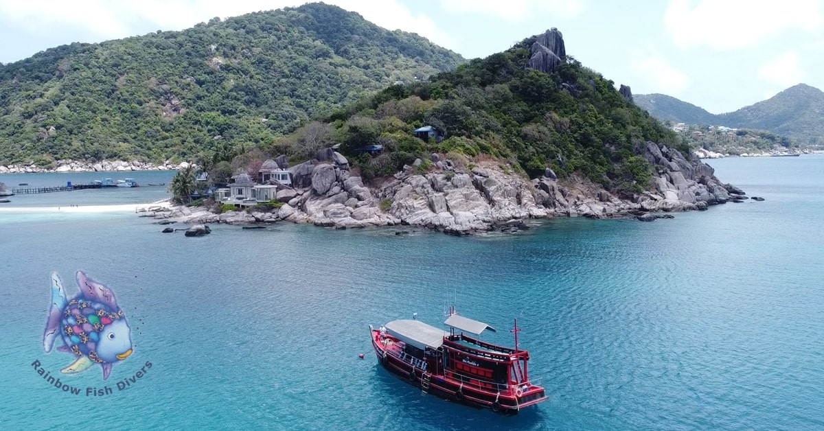 The Rainbow Fish Divers Diving Boat infront of Koh Nang Yuan.
